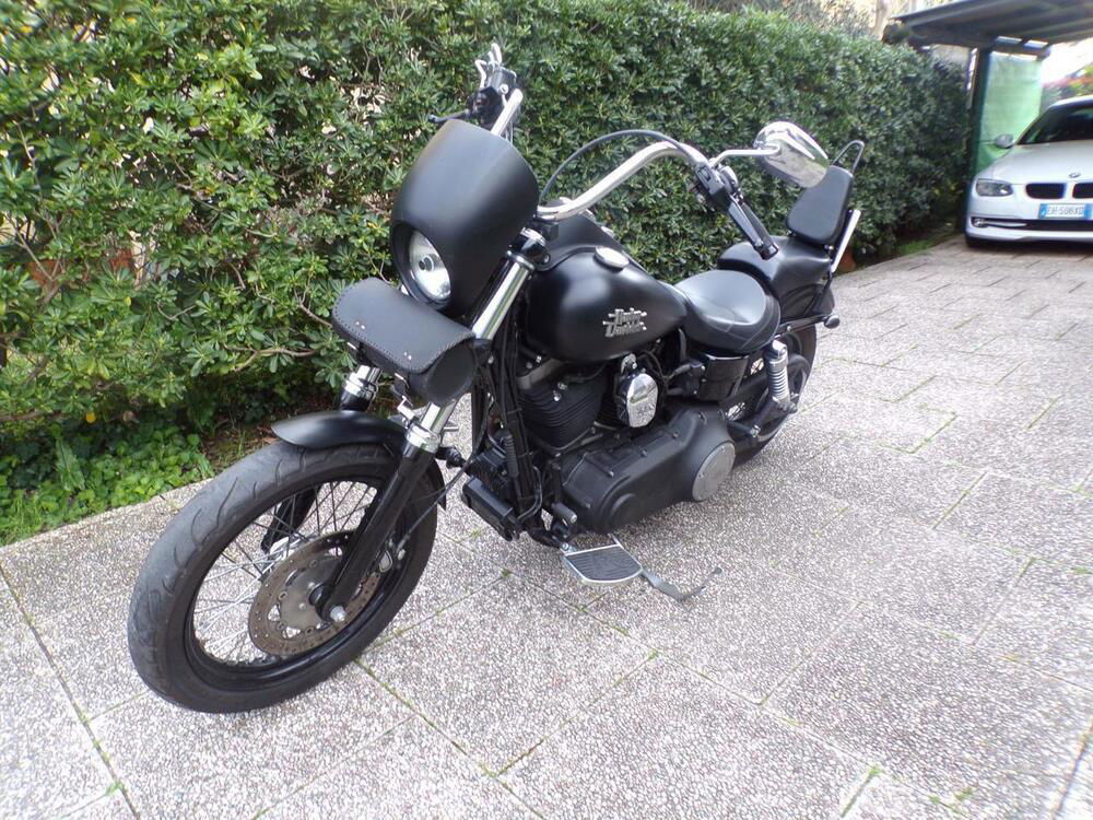 Harley-Davidson 1690 Street Bob (2017) - FXDB (3)