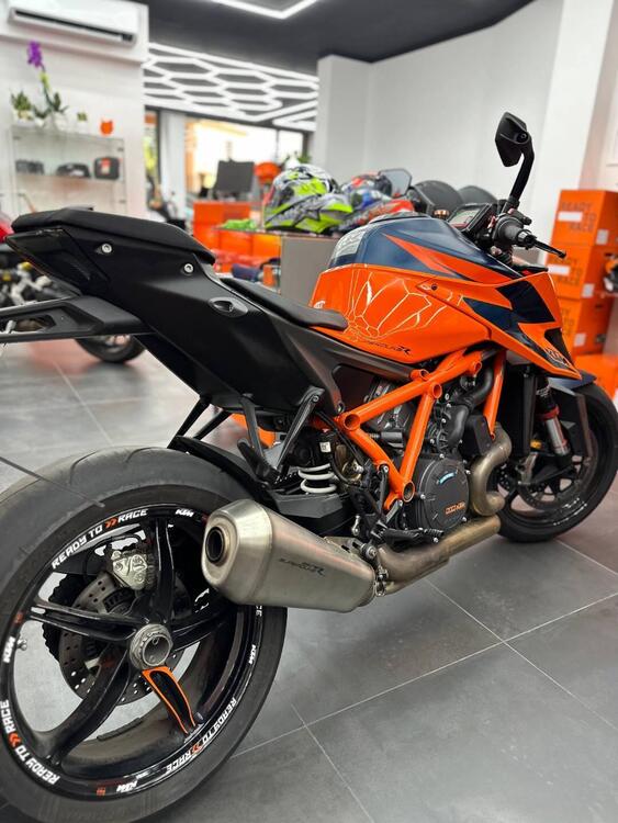 KTM 1290 Super Duke R (2021) (4)