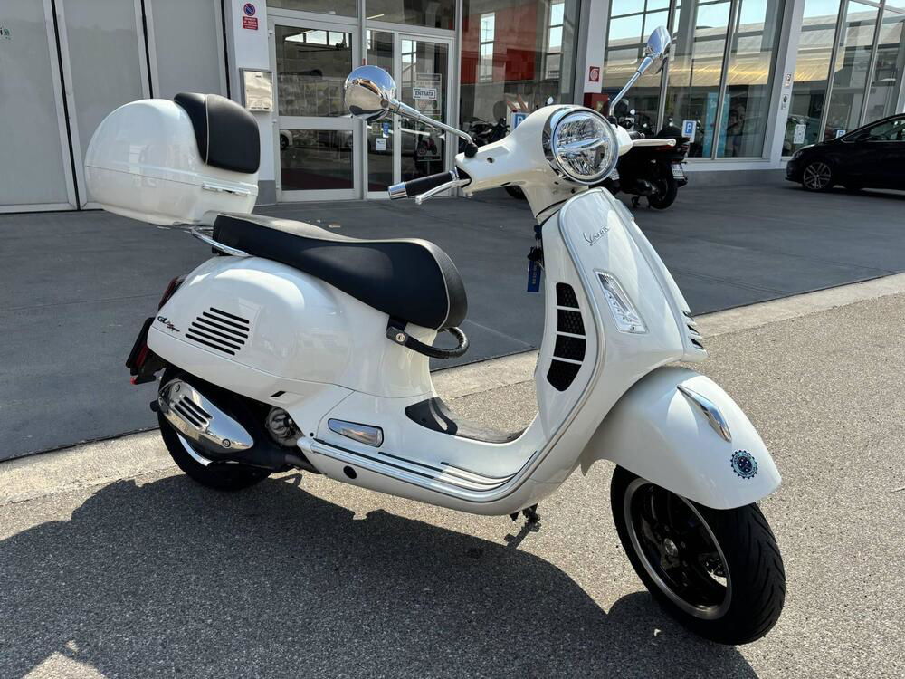 Vespa GTS 300 Super Hpe (2021 - 22)