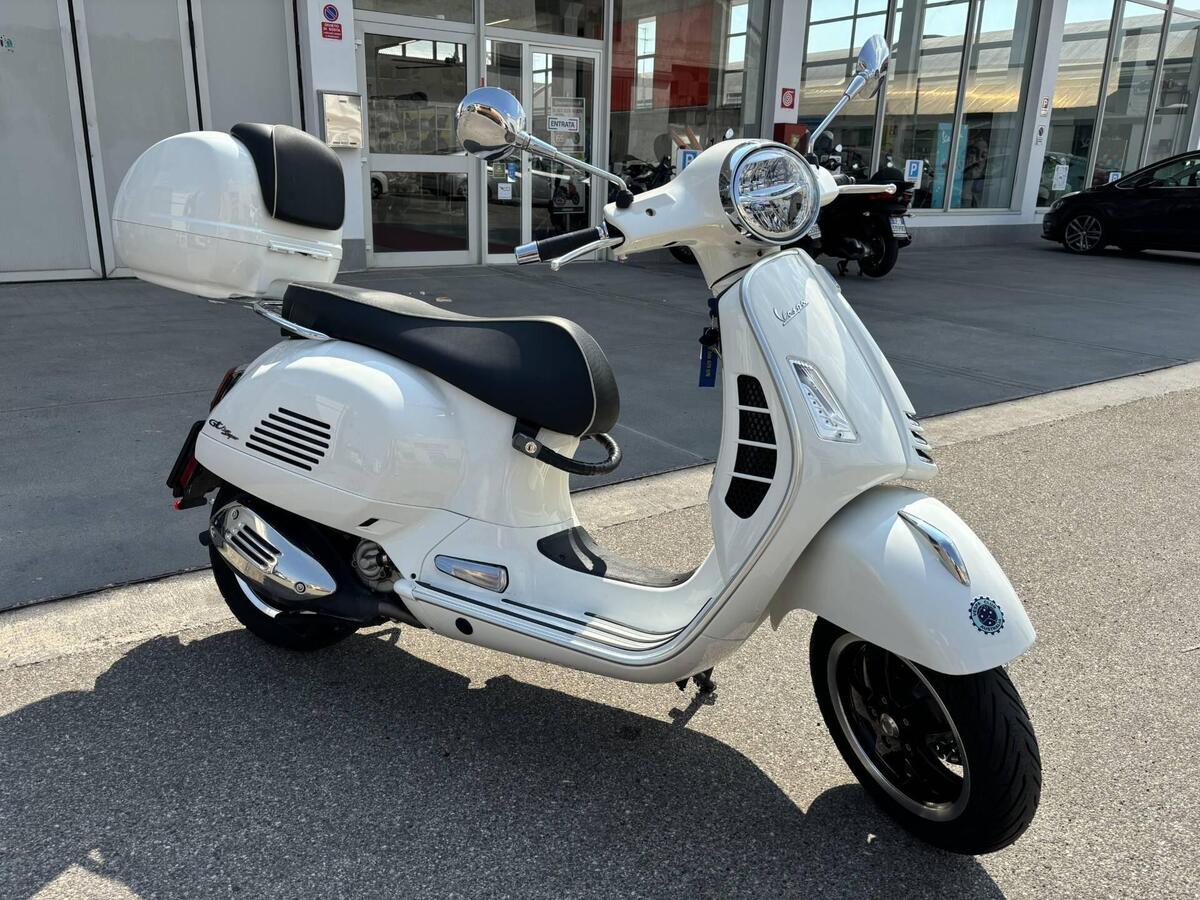 Vendo Vespa Gts 300 Super Hpe 2021 22 Usata A Verona Codice