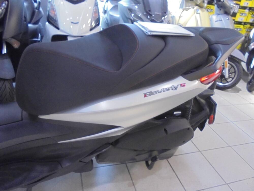 Piaggio Beverly 300 Hpe (2021) (3)