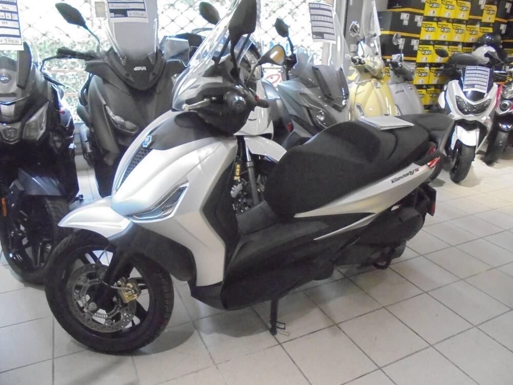 Piaggio Beverly 300 Hpe (2021)