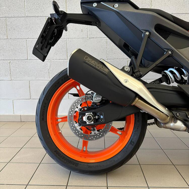 KTM 990 Duke (2024) (4)