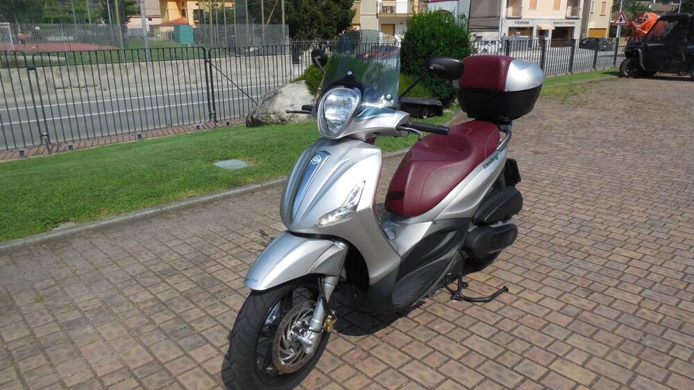 Piaggio Beverly 300 i.e. ABS-ASR (2016 - 20) (2)