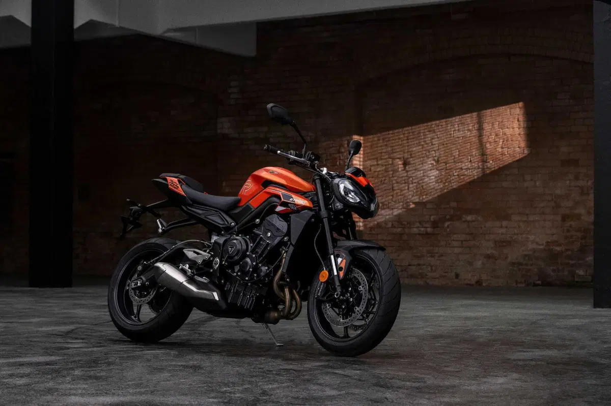 Novità Street Triple 765 R in versione patentati A2 (5)