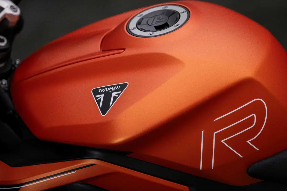 Novità Street Triple 765 R in versione patentati A2 (7)