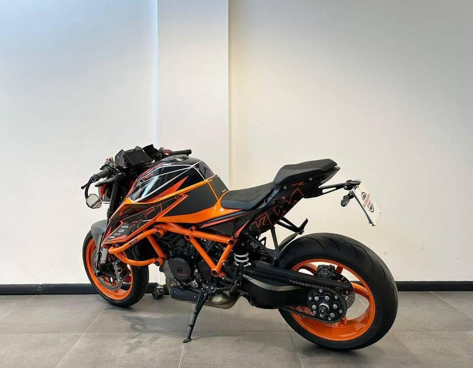 KTM 1290 Super Duke R (2022 - 23) (3)