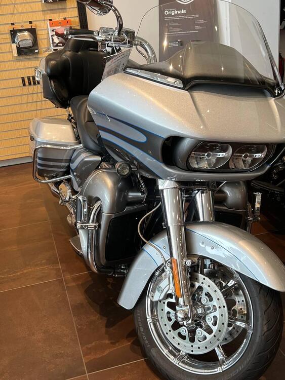 Harley-Davidson 1690 Road Glide Ultra (2015 - 16) - FLRTU