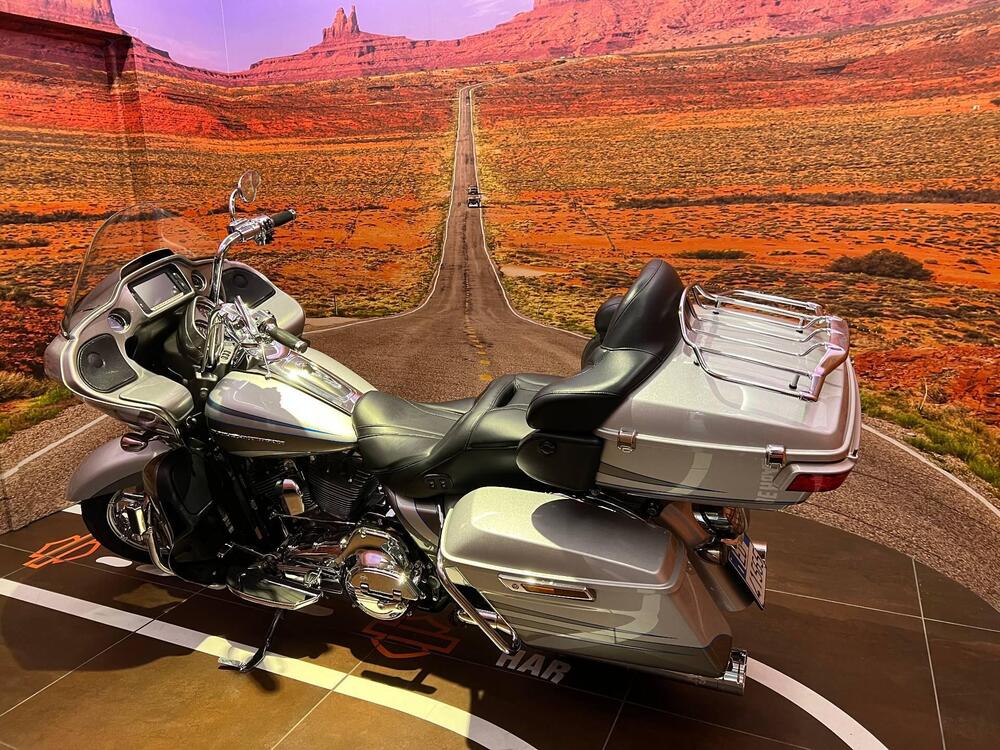 Harley-Davidson 1690 Road Glide Ultra (2015 - 16) - FLRTU (4)