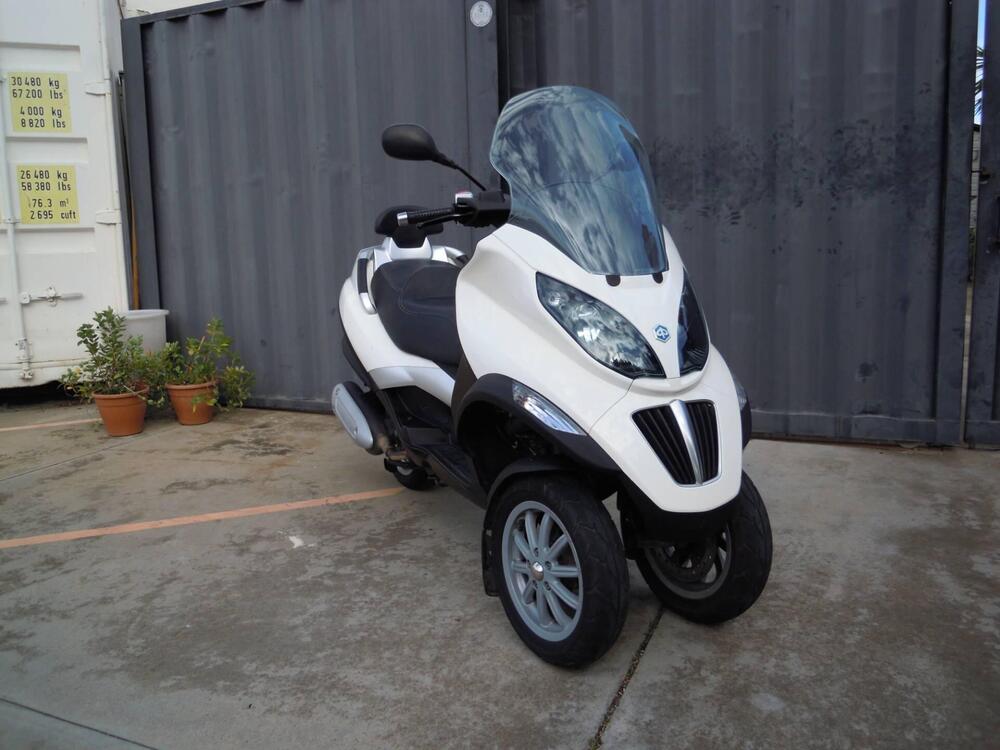 Piaggio MP3 300 (2010 - 11) (2)