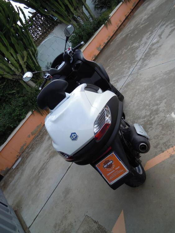 Piaggio MP3 300 (2010 - 11) (4)