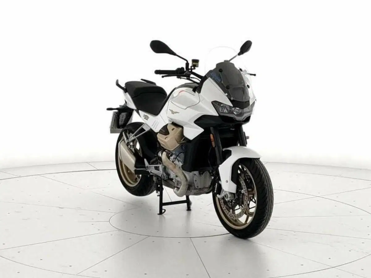 Moto Guzzi V100 Mandello (2022 - 24) (2)