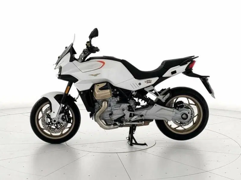 Moto Guzzi V100 Mandello (2022 - 24) (3)