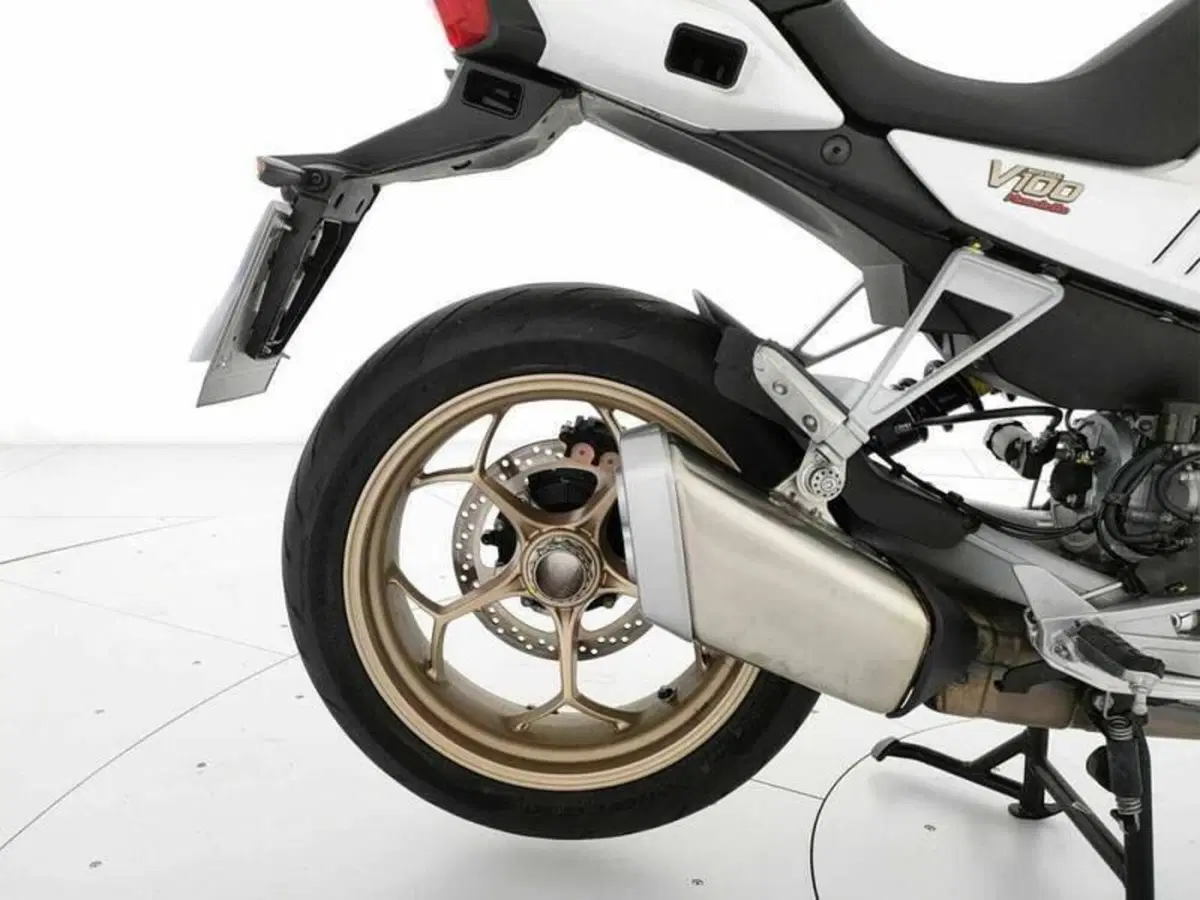 Moto Guzzi V100 Mandello (2022 - 24) (6)