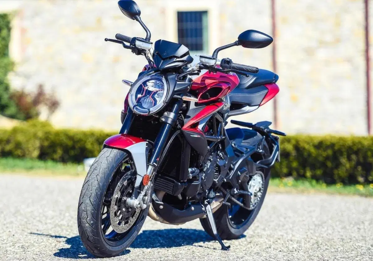 MV Agusta Brutale 800RR: Non si ferma all'aperitivo (2)