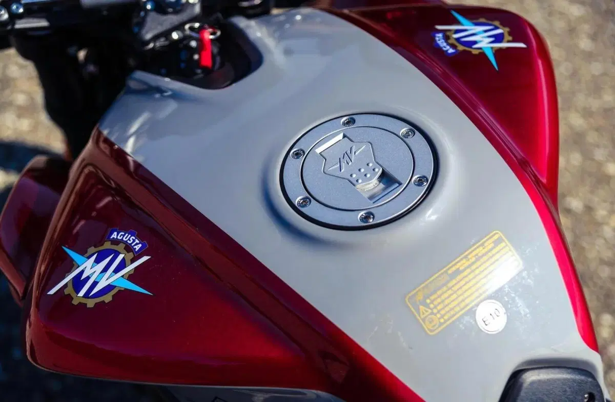 MV Agusta Brutale 800RR: Non si ferma all'aperitivo (9)
