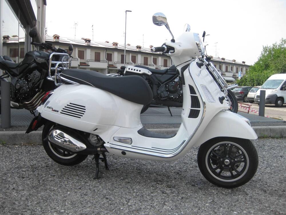 Vespa GTS 300 Super (2023 - 24)