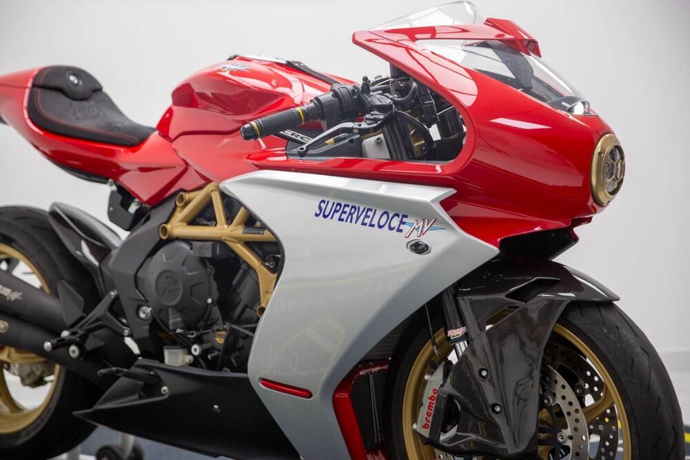 MV Agusta Superveloce 800 Ago Red/Silver (2020) (2)