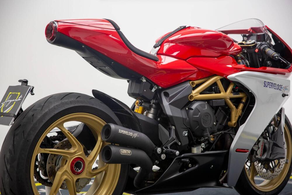 MV Agusta Superveloce 800 Ago Red/Silver (2020) (4)