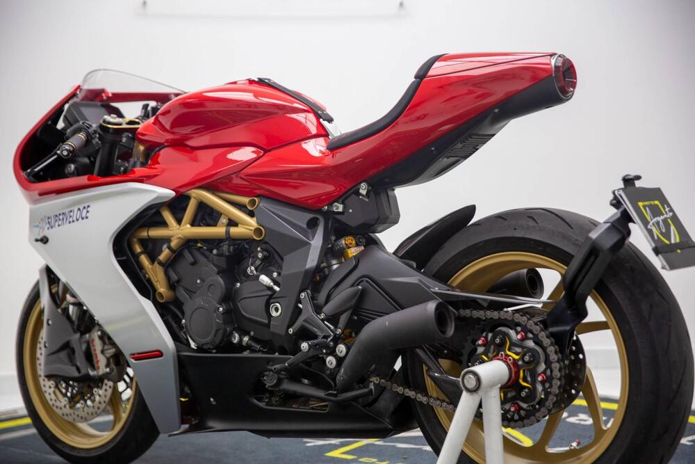 MV Agusta Superveloce 800 Ago Red/Silver (2020) (5)