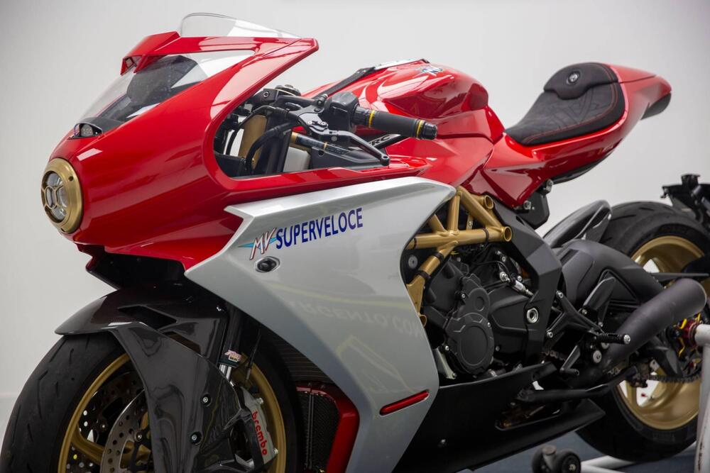 MV Agusta Superveloce 800 Ago Red/Silver (2020) (3)