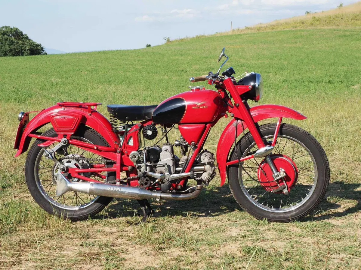 Si può fare Turismo con una moto di 250 cc del 1955?