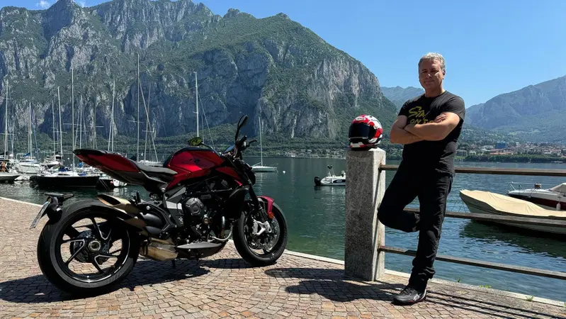 MV Agusta Brutale 800RR: non si ferma all'aperitivo [VIDEO e GALLERY]
