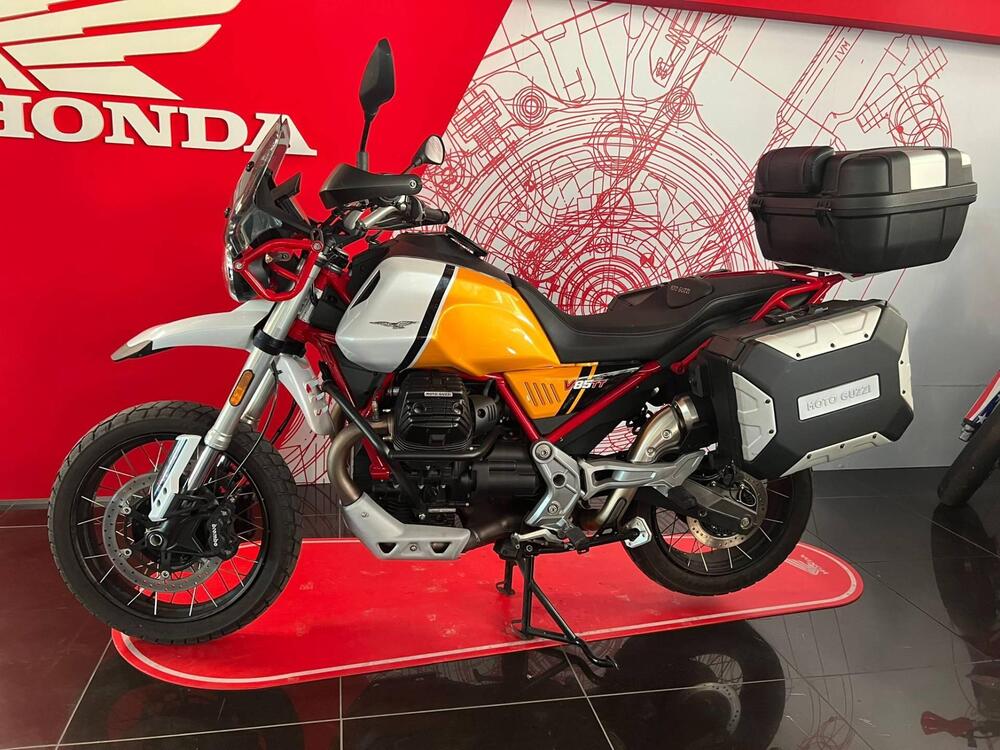 Moto Guzzi V85 TT Travel (2021 - 23) (2)