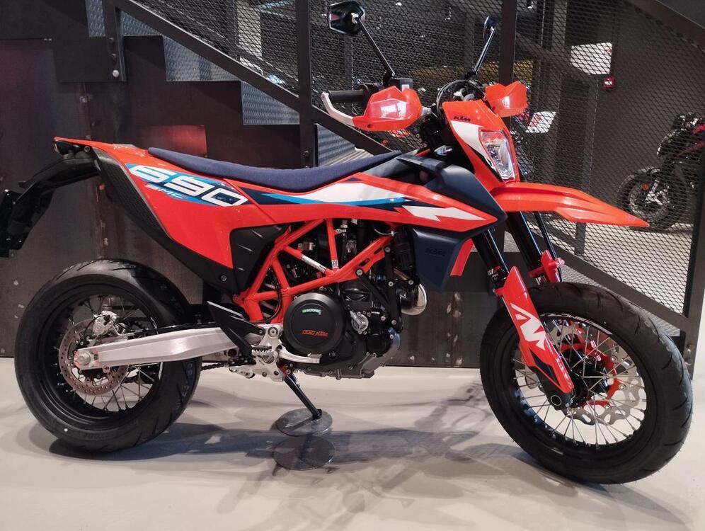 KTM 690 SMC R (2023 - 24)