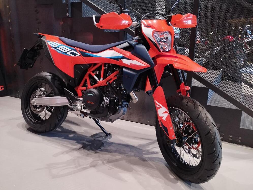 KTM 690 SMC R (2023 - 24) (2)