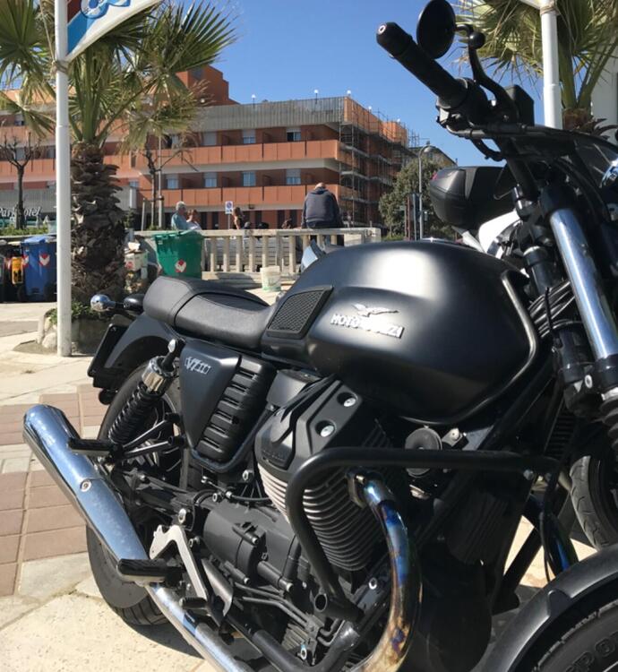 Moto Guzzi V7 II Stone (2015 - 17) (4)