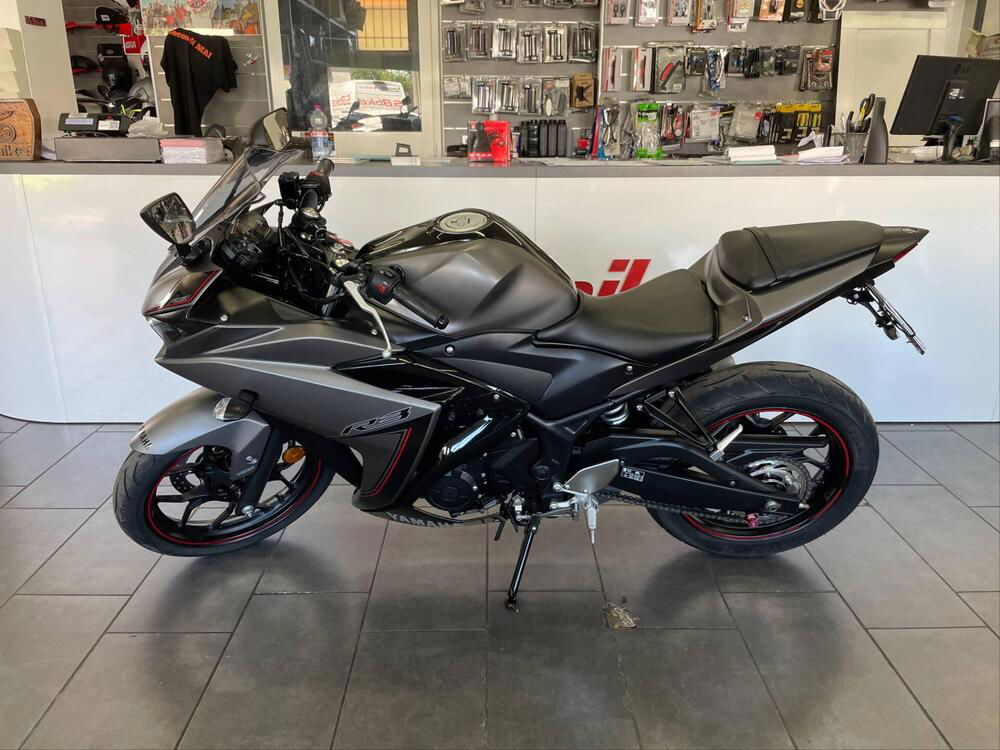 Yamaha YZF R3 (2018)