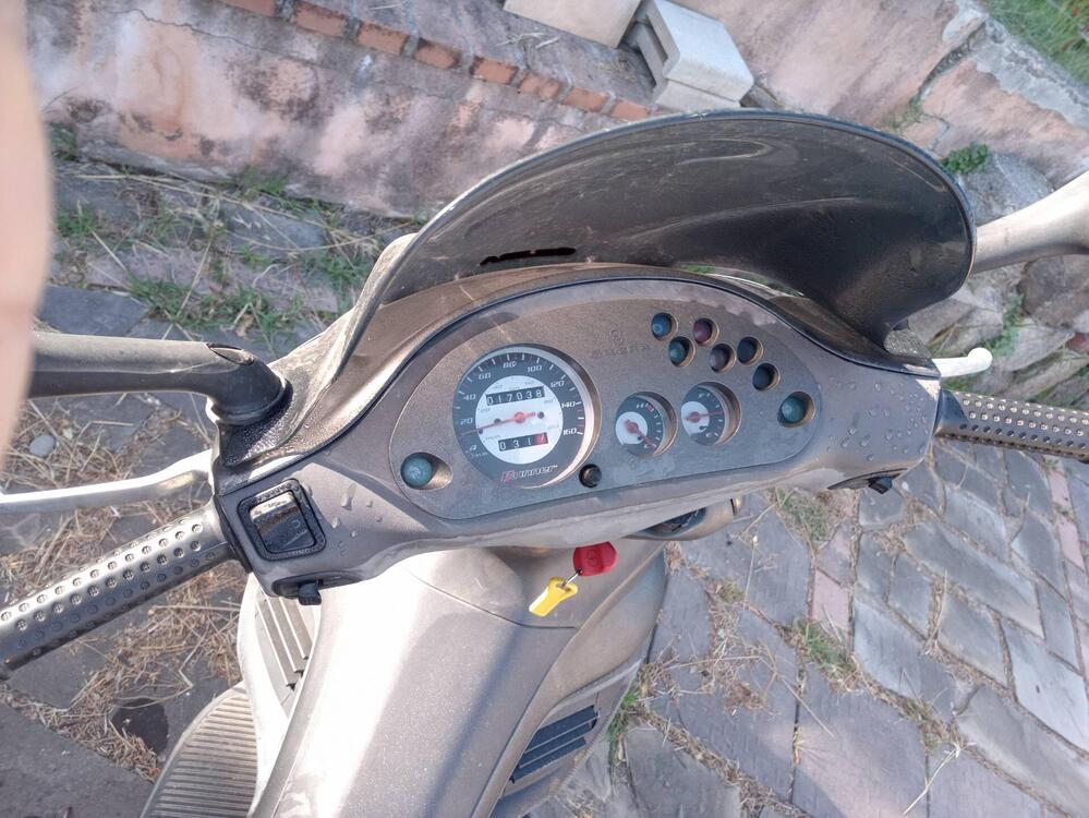 Gilera Runner 200 VXR (2002 - 05) (5)