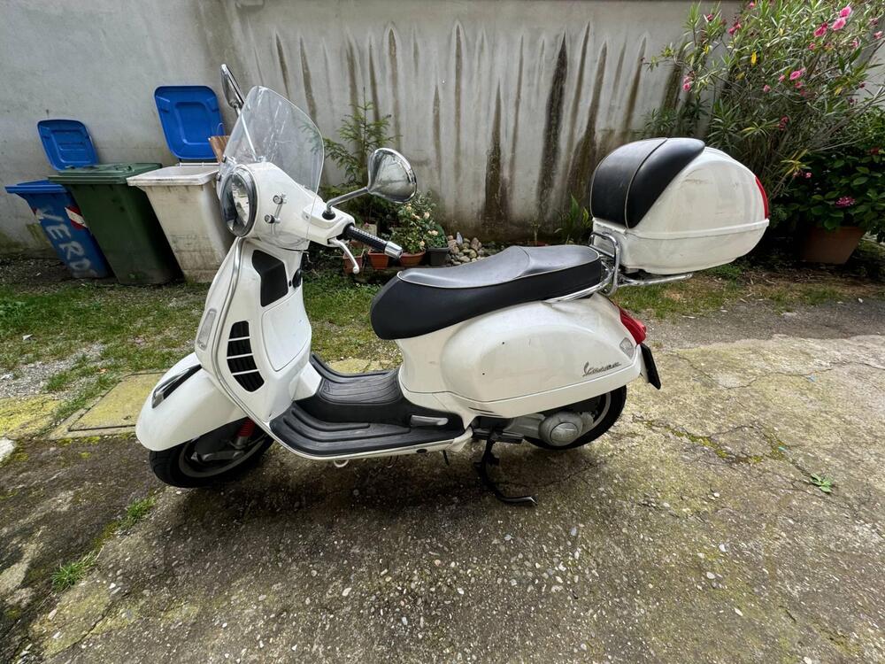 Vespa GTS 300 Touring (2010 - 13) (3)