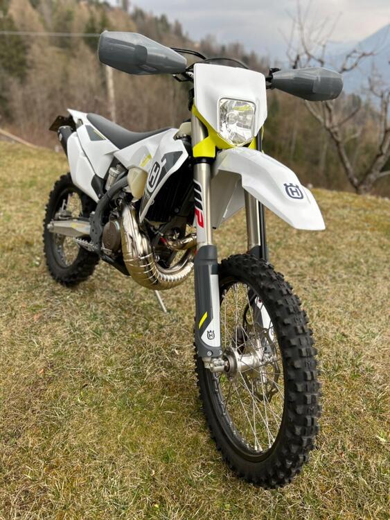 Husqvarna TE 250i (2022) (4)