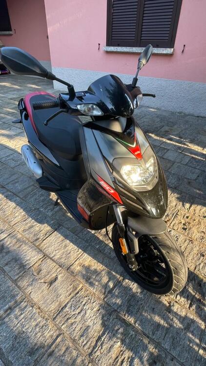 Aprilia SR 50 Motard (2012 - 17) (3)