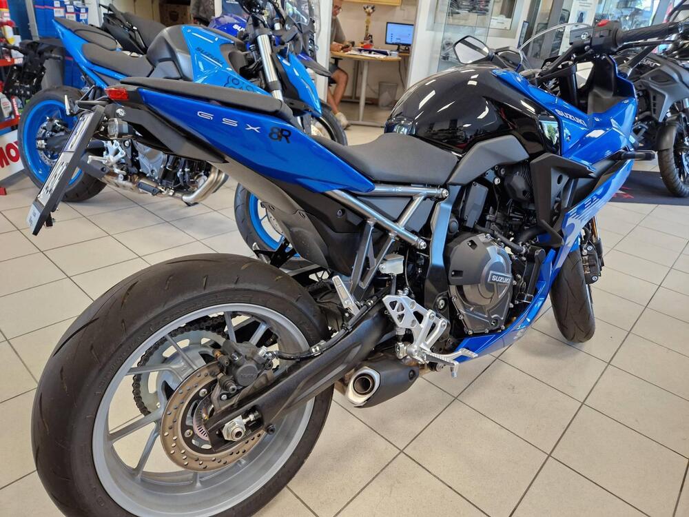 Suzuki GSX-8R (2024) (3)