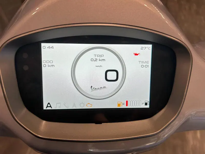 Vespa Primavera 125 Tech (2024 - 25) (8)