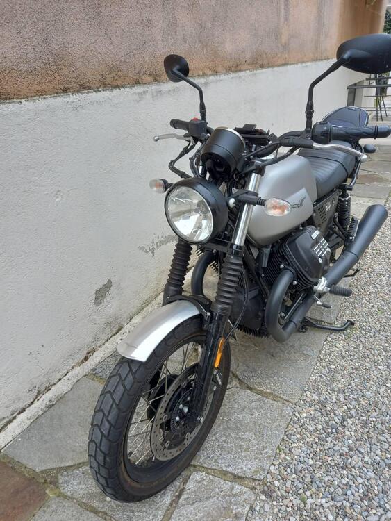 Moto Guzzi V7 III Rough (2018 - 20) (3)