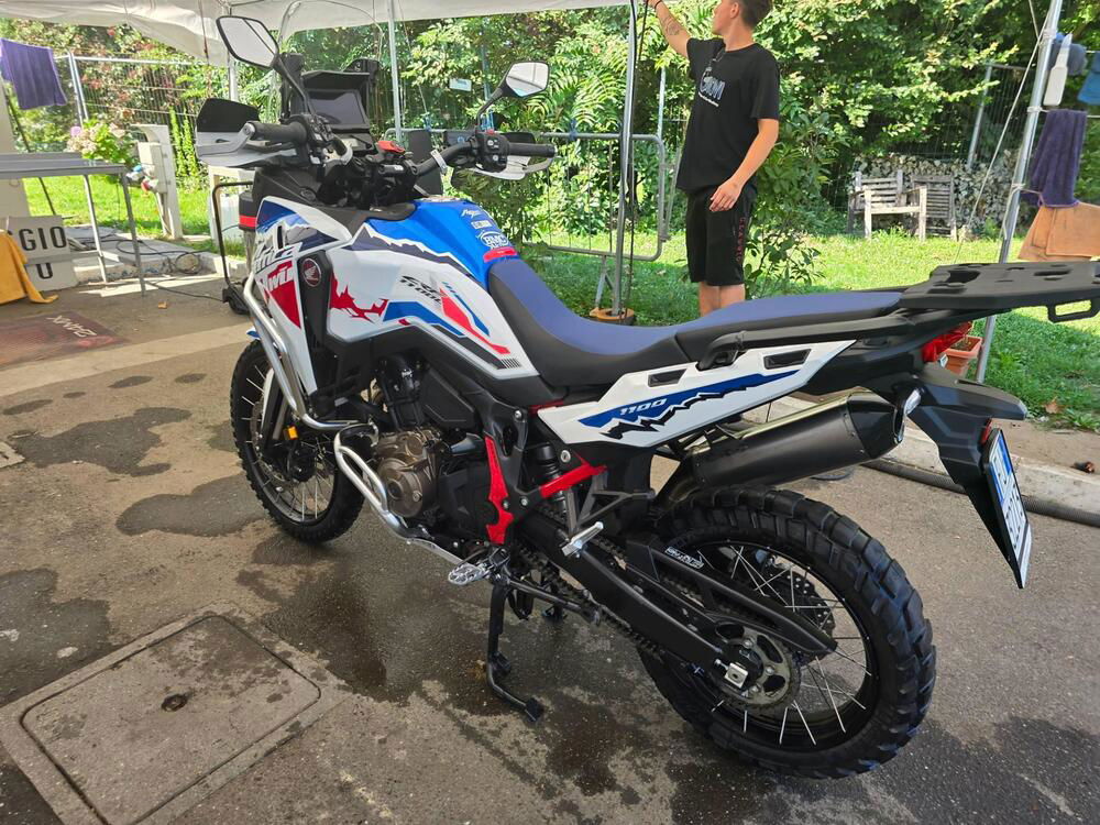 Honda Africa Twin CRF 1100L ES DCT (2024) (2)