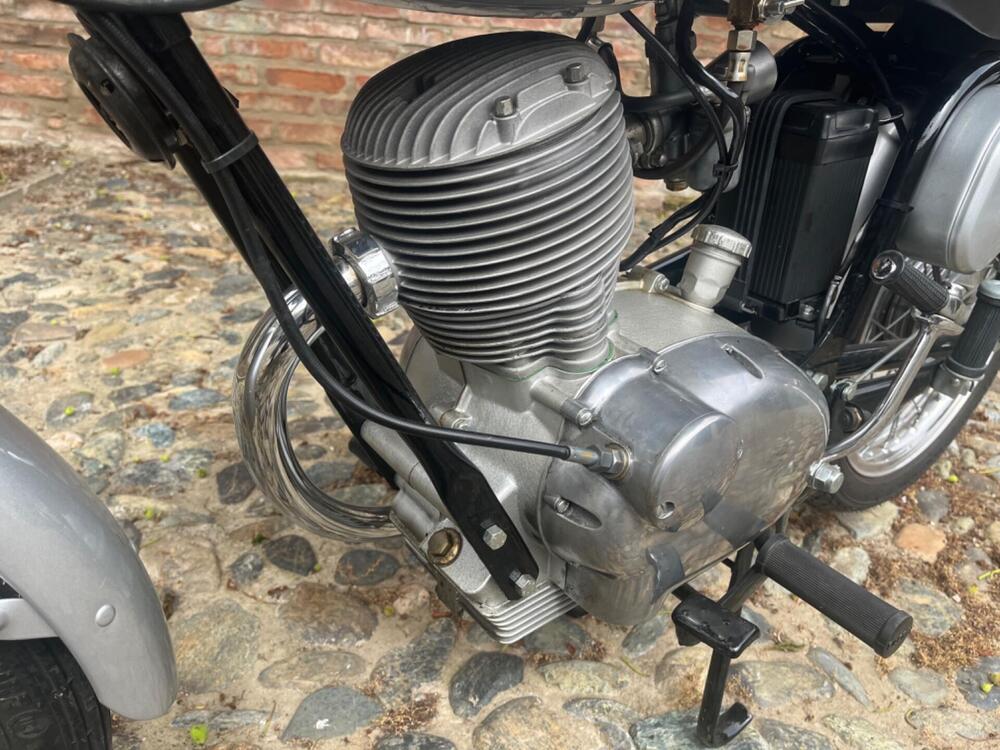 Gilera 124 5V (3)