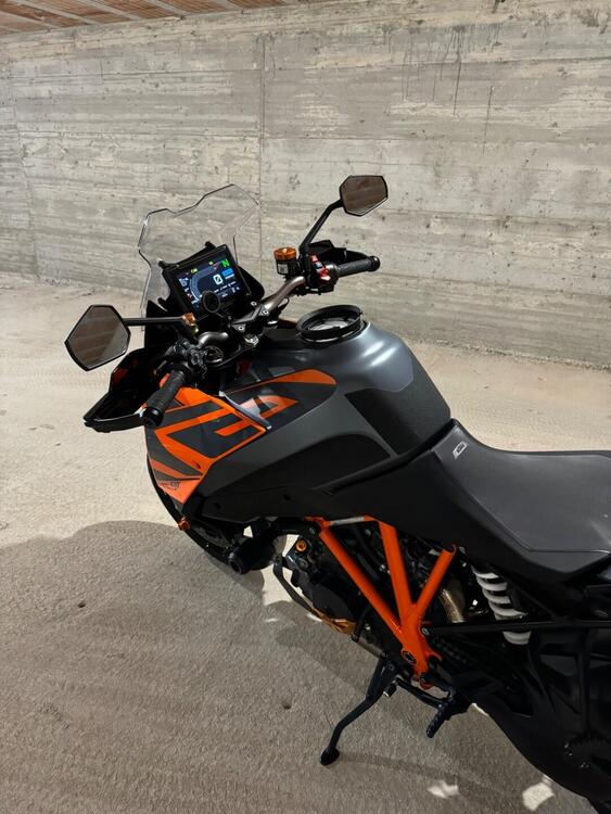 KTM 1290 Super Duke GT (2022 - 24) (2)