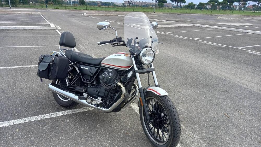 Moto Guzzi V9 Roamer (2018 - 20)