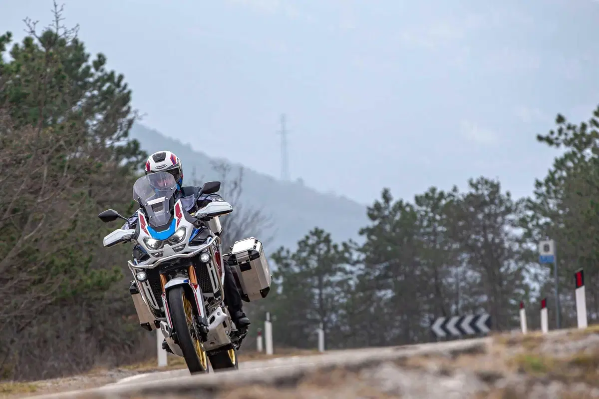 Eleveit Tonale WP: lo stivale per lunghi viaggi e offroad (2)