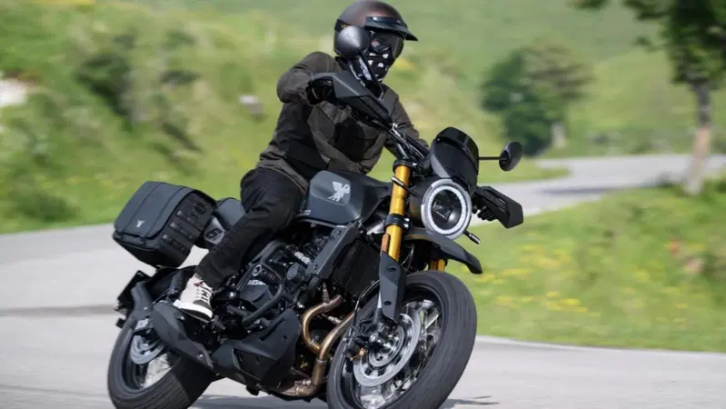 Nuova linea accessori Moto Morini dedicata alla Seiemmezzo STR e SCR