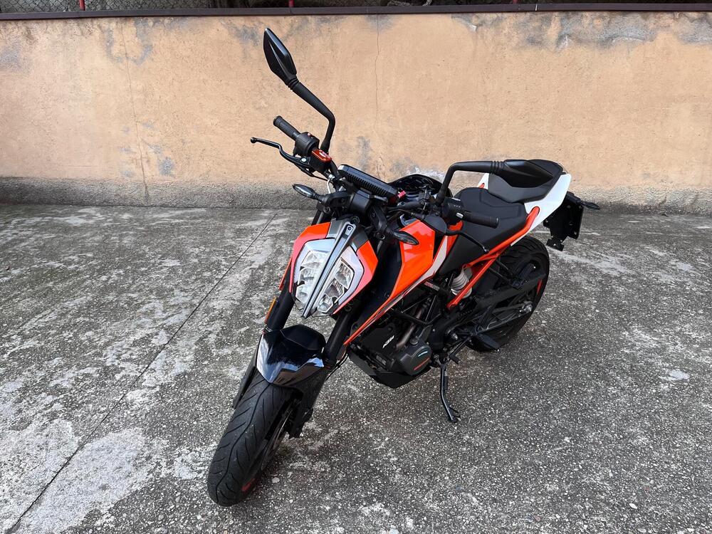 KTM 125 Duke (2021 - 23) (2)