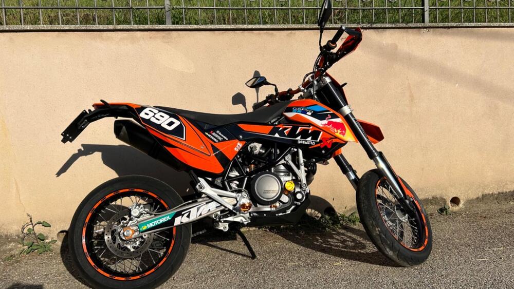 KTM 690 SMC (2008- 11) (2)