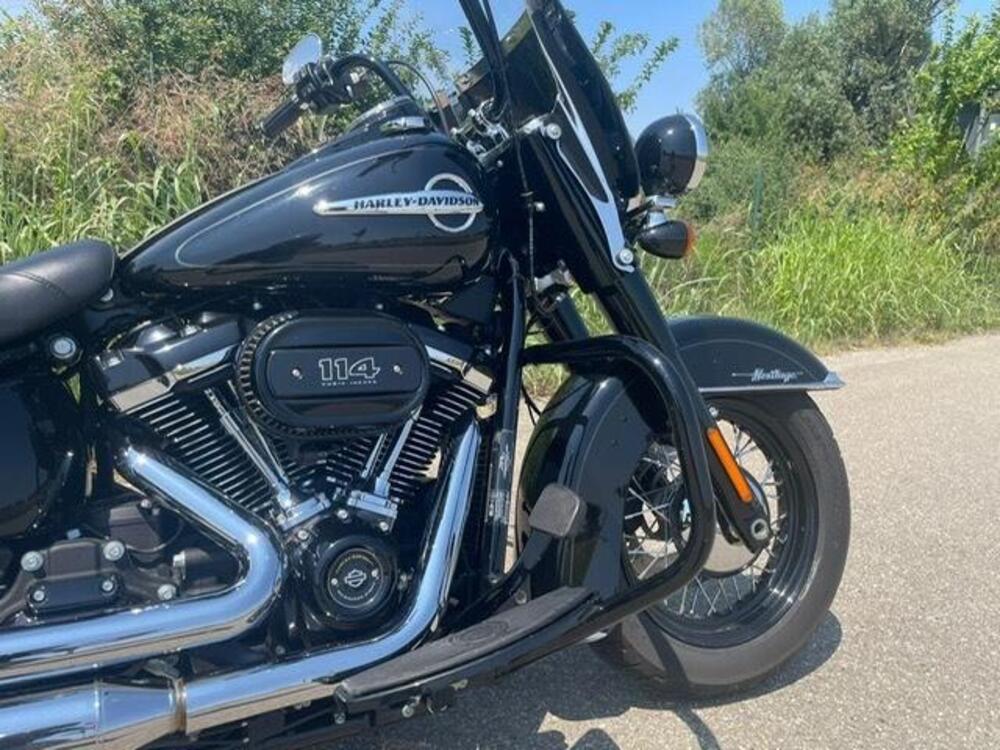 Harley-Davidson 107 Heritage Classic (2018 - 19) - FLHC (2)