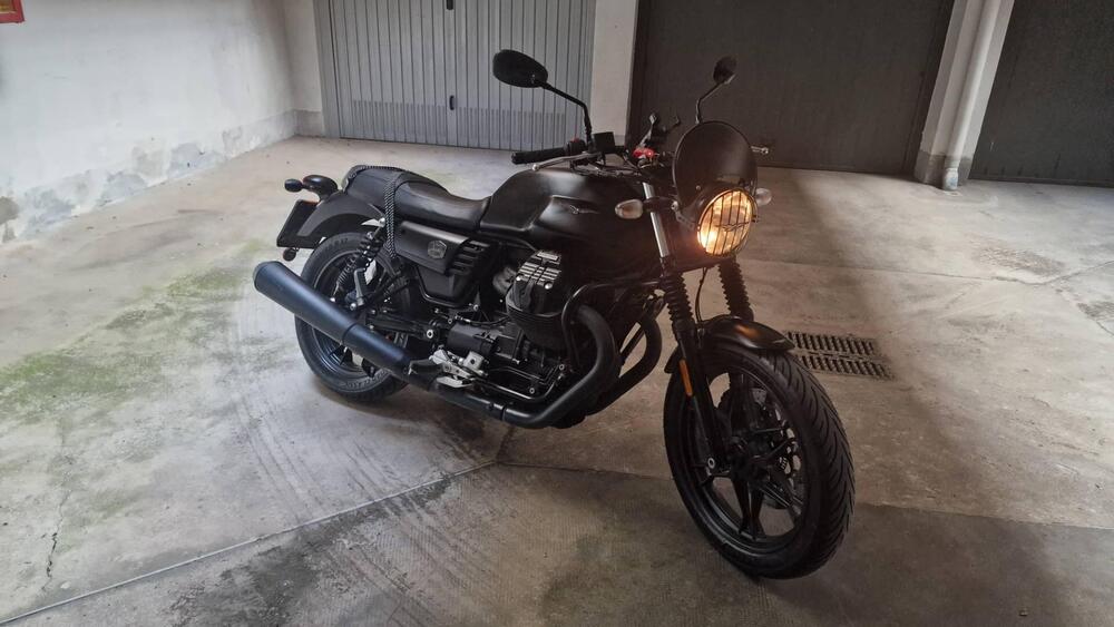 Moto Guzzi V7 III Stone (2017 - 20)