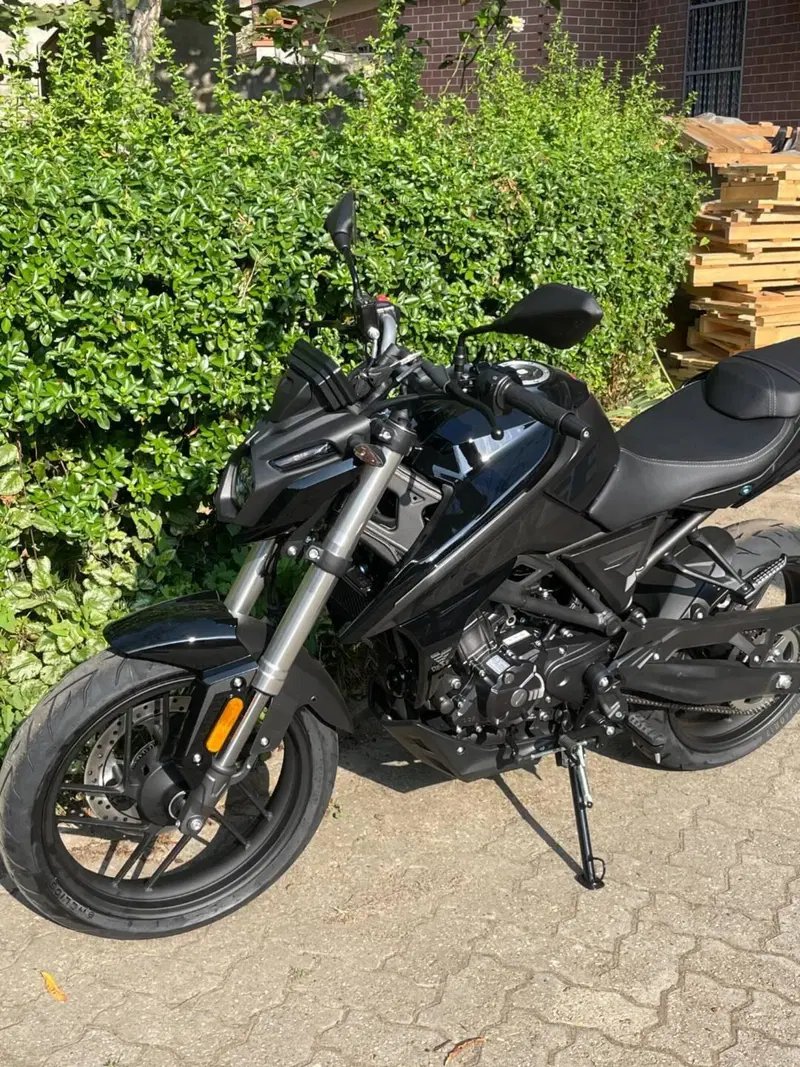 Voge Brivido 125R (2023 - 26) (3)